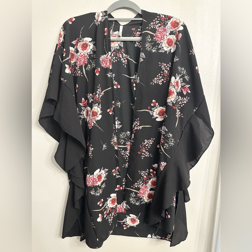FLORAL KIMONO